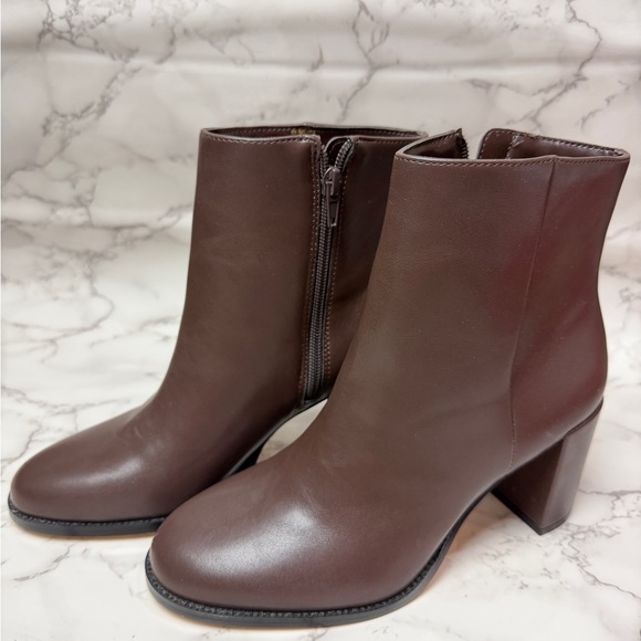 Kelly & Katie Shoes - Kelly & Katie Meliza Chic Brown Ankle Booties Women’s US Size 7